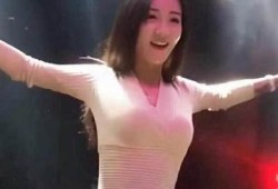抖音小姐姐分享生活趣事，带你领略青春风采