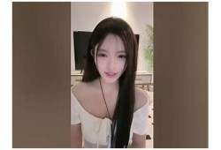 抖阴小师妹水滴带你探索全新视角，感受不一样的青春魅力